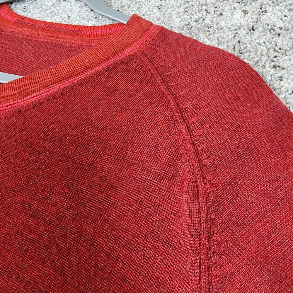 Tommy Bahama Sweater Mens Small V-Neck Extrafine Merino Wool Red Excellent